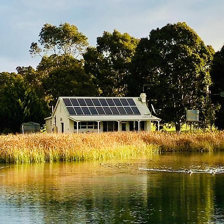 The Lake House Retreat Keith Esterno foto