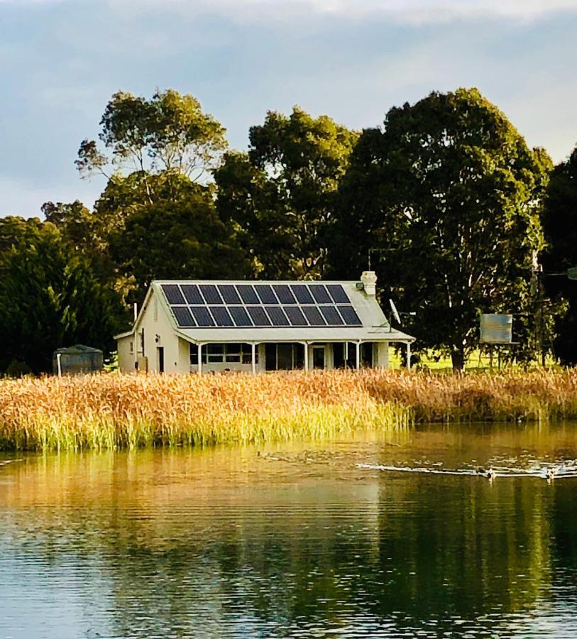The Lake House Retreat Keith Esterno foto